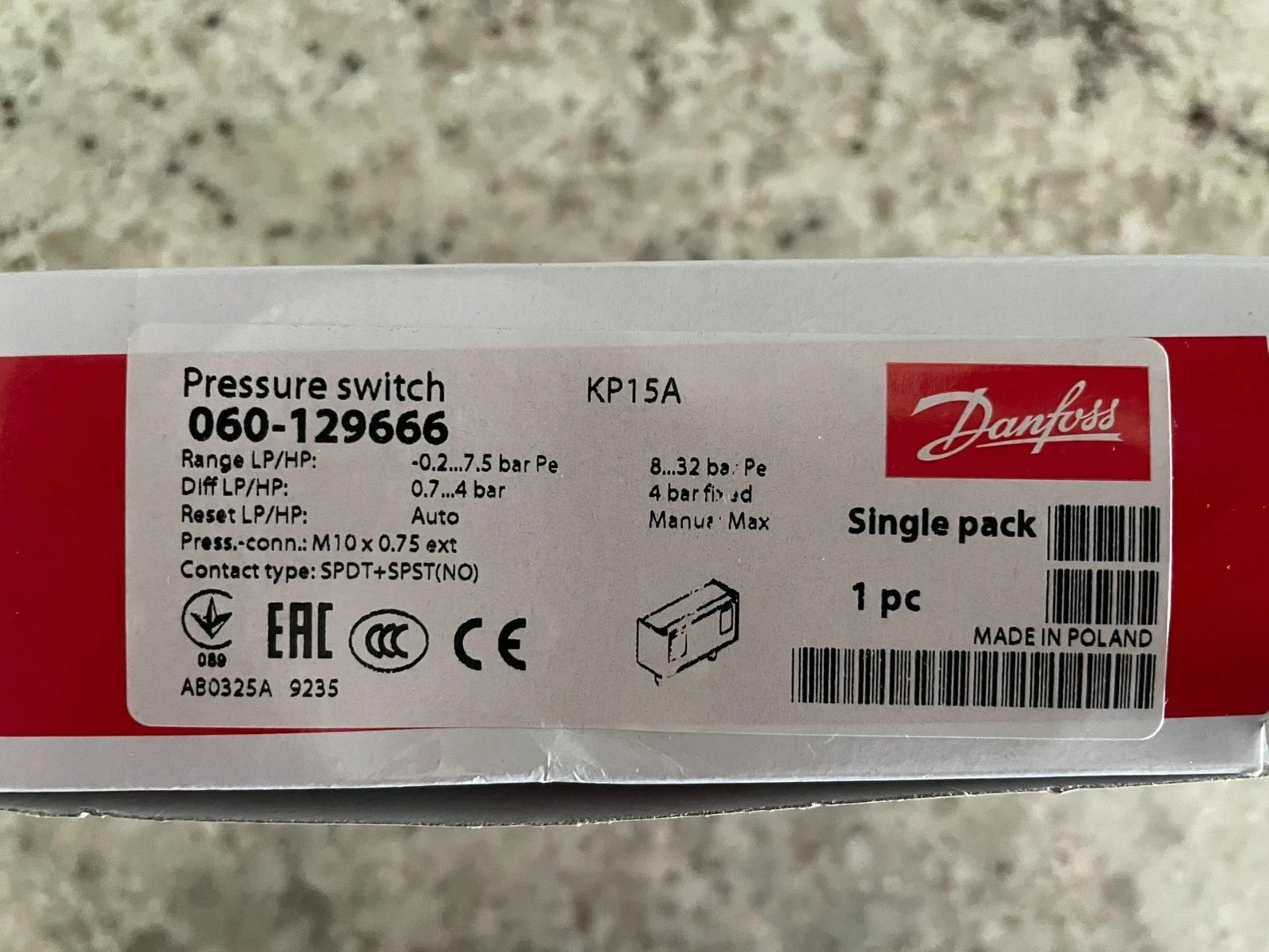 1PC Danfoss 060-129666 Pressure switch, KP15A auto/manual IP30 -NEW