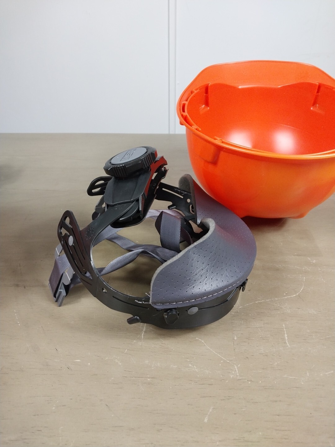 Msa Safety 495736 V-Gard Front Brim Hard Hat, Type 1, Class E, Ratchet MEDIUM