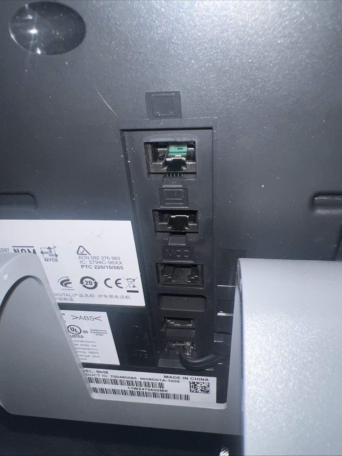 Avaya Inc. – Digital Deskphone (9508) english Phone And Stand And Coil Only