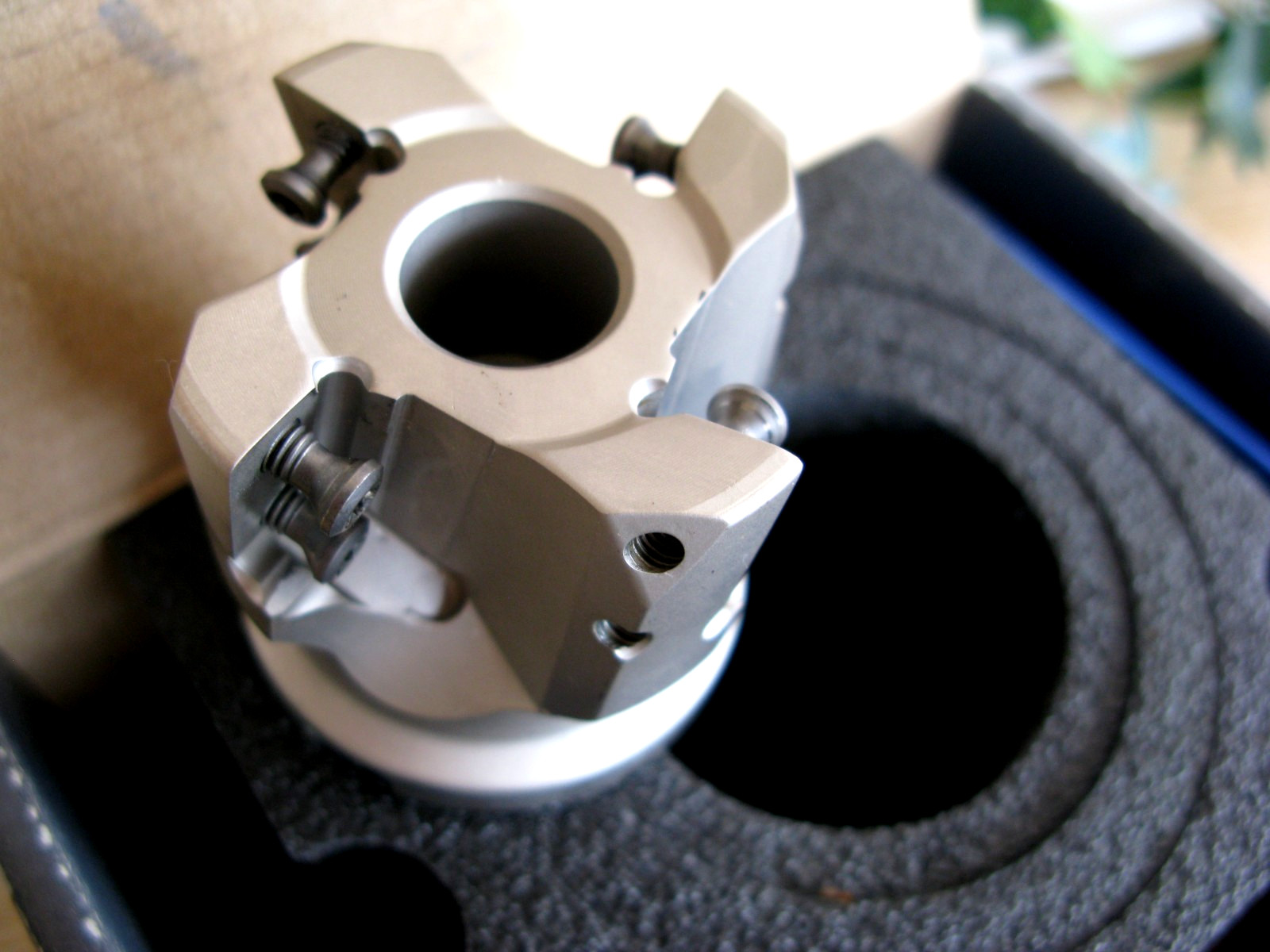 NEW! Iscar Indexable 2″ Face Mill 3/4″ Arbor HP F90AT D2.0-4-.75-22