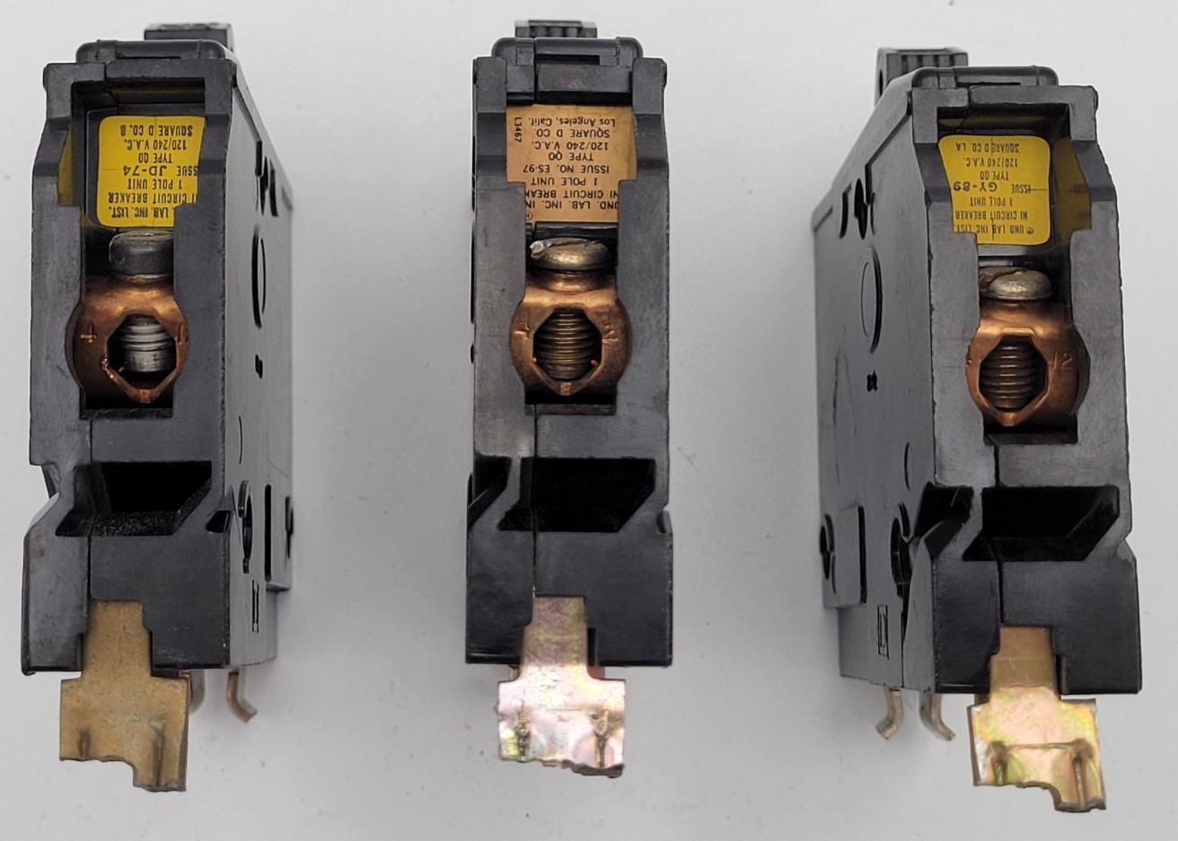 Square D QO130 30 A 1-Pole Long Foot (**CUT**) Plug On 120V Circuit Breaker USED