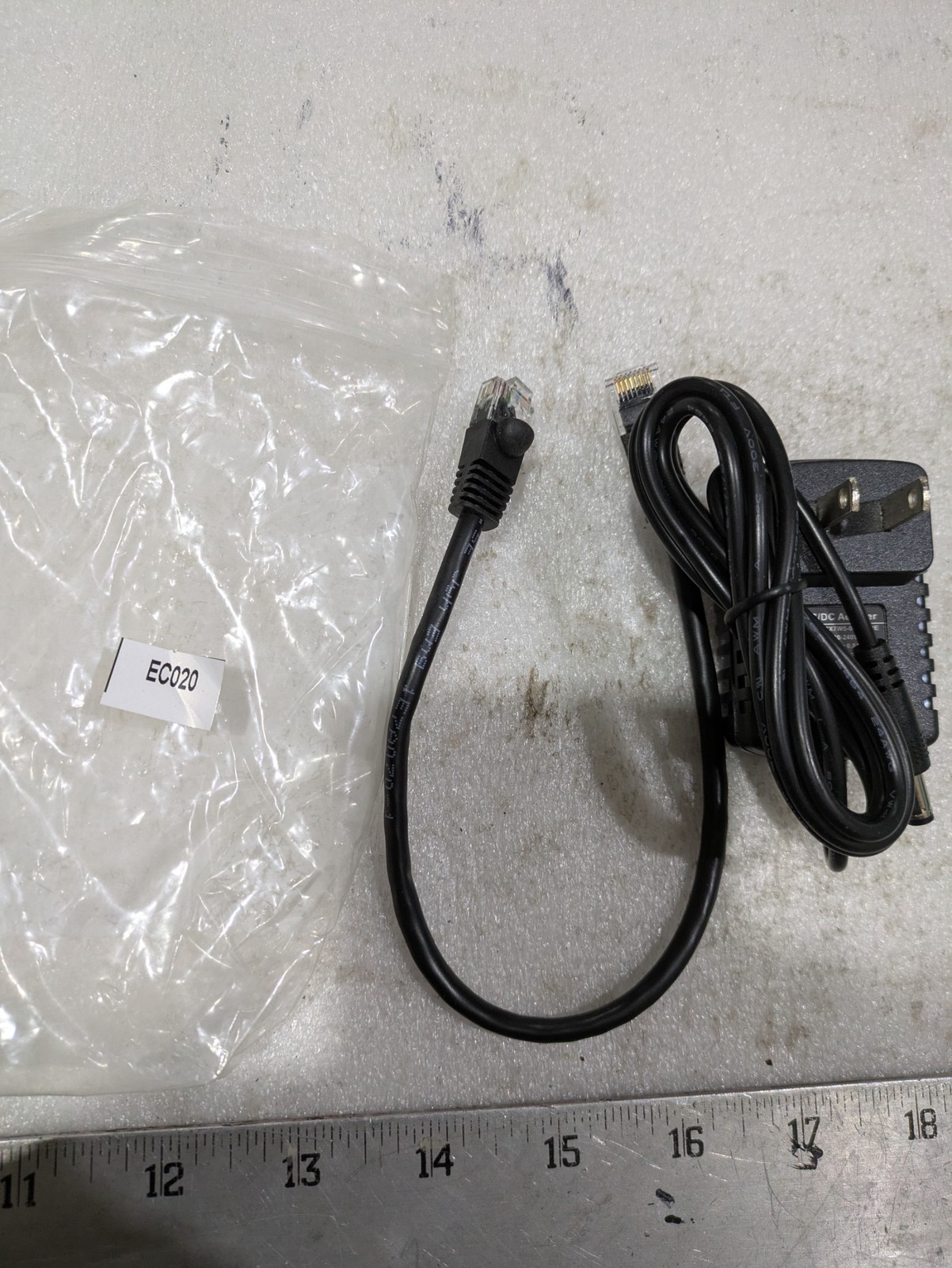 1E7A07D-1 .5E JYH ENG EC020 BX7W5-0900500E AC100-240V 50/60HZ 0.8A 500MA