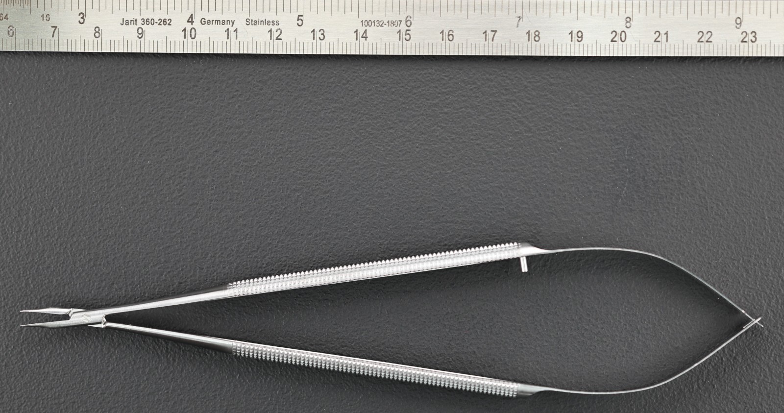 ASSI ASSI.B-18-8 Microsurgical Needle Holder, Concavo/Convex Jaw, Curved, 18cm