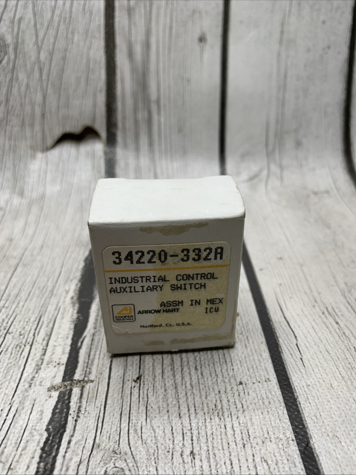 ARROW HART Industrial Control Auxiliary Switch 34300-332A