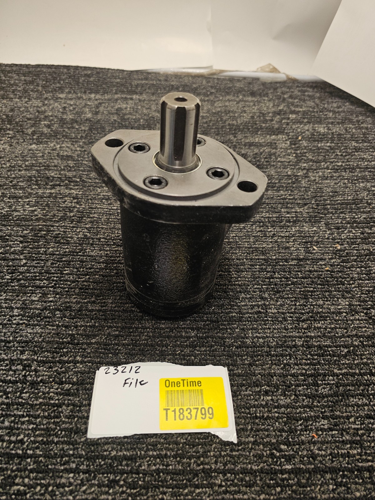 Hydraulic Motor Replacement Heavy Duty 5-1/2″ x 5″ Size Black, Silver