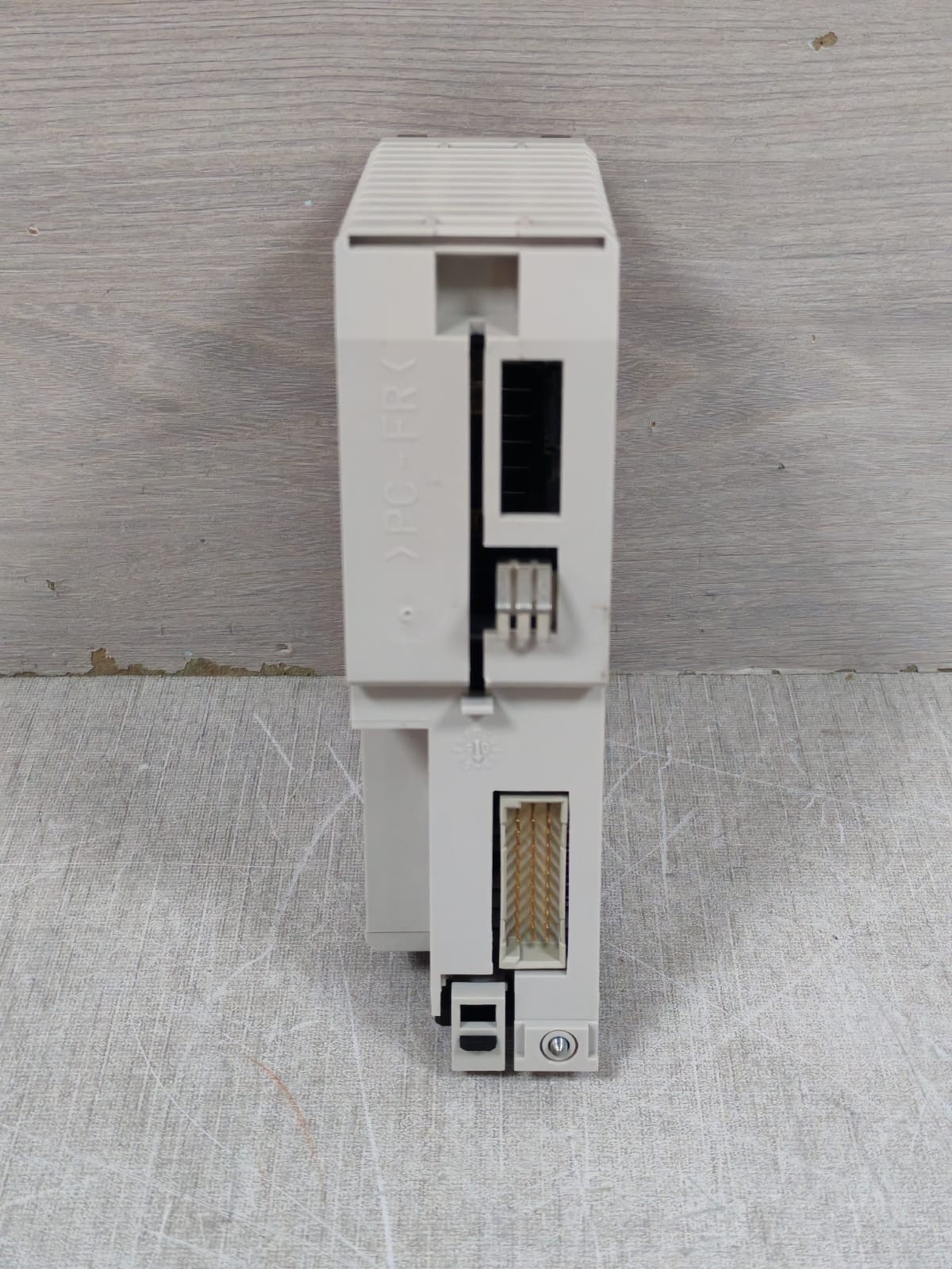 SCHNEIDER A120-COMPACT AS-BDAU-204 4 CHANNEL ANALOG OUTPUT
