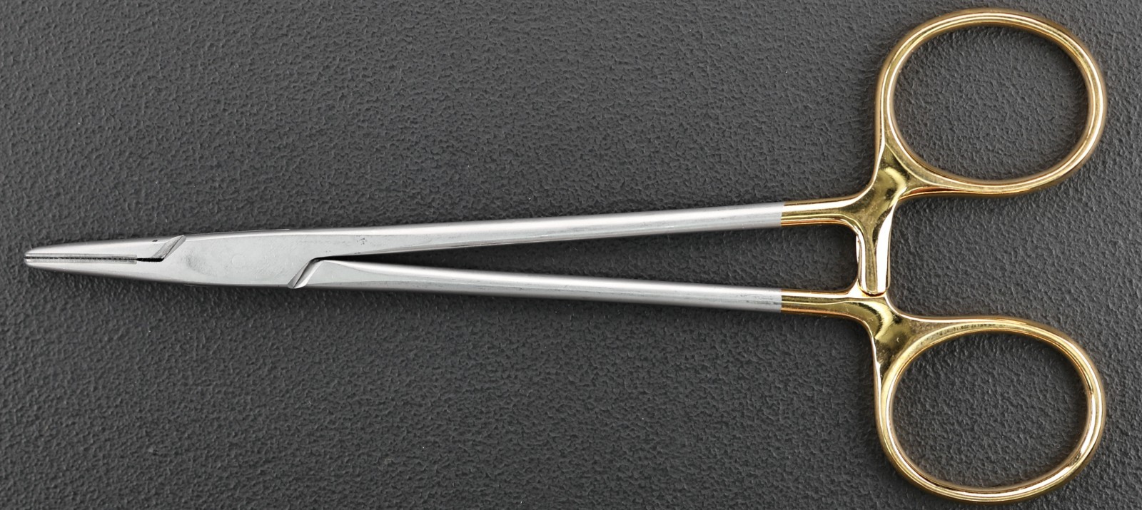 Aesculap BM065R Mayo-Hegar Needle Holder, Straight, Serr, TC 6″