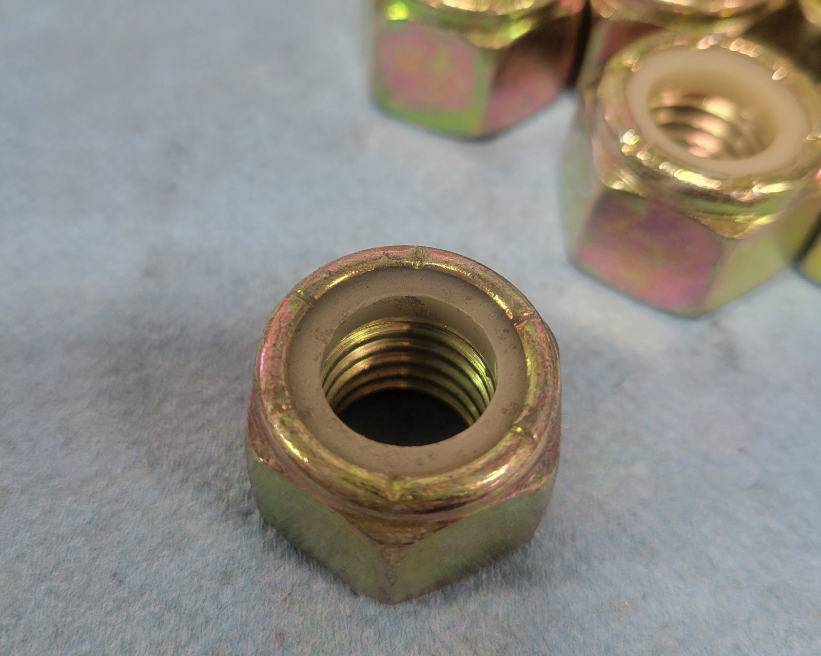 5/8″-11 Nylon Insert Lock Nuts Nylock Zinc Plated 20 Pack
