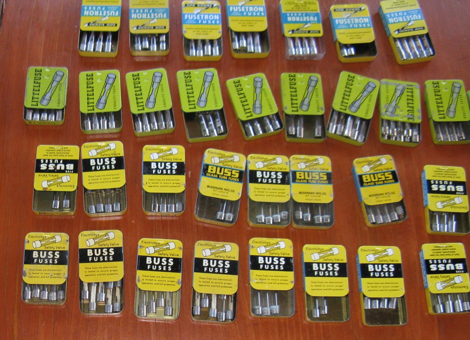 Huge Lot Vintage Automotive Fuses Car Truck Variety 280+ Fuses in Case