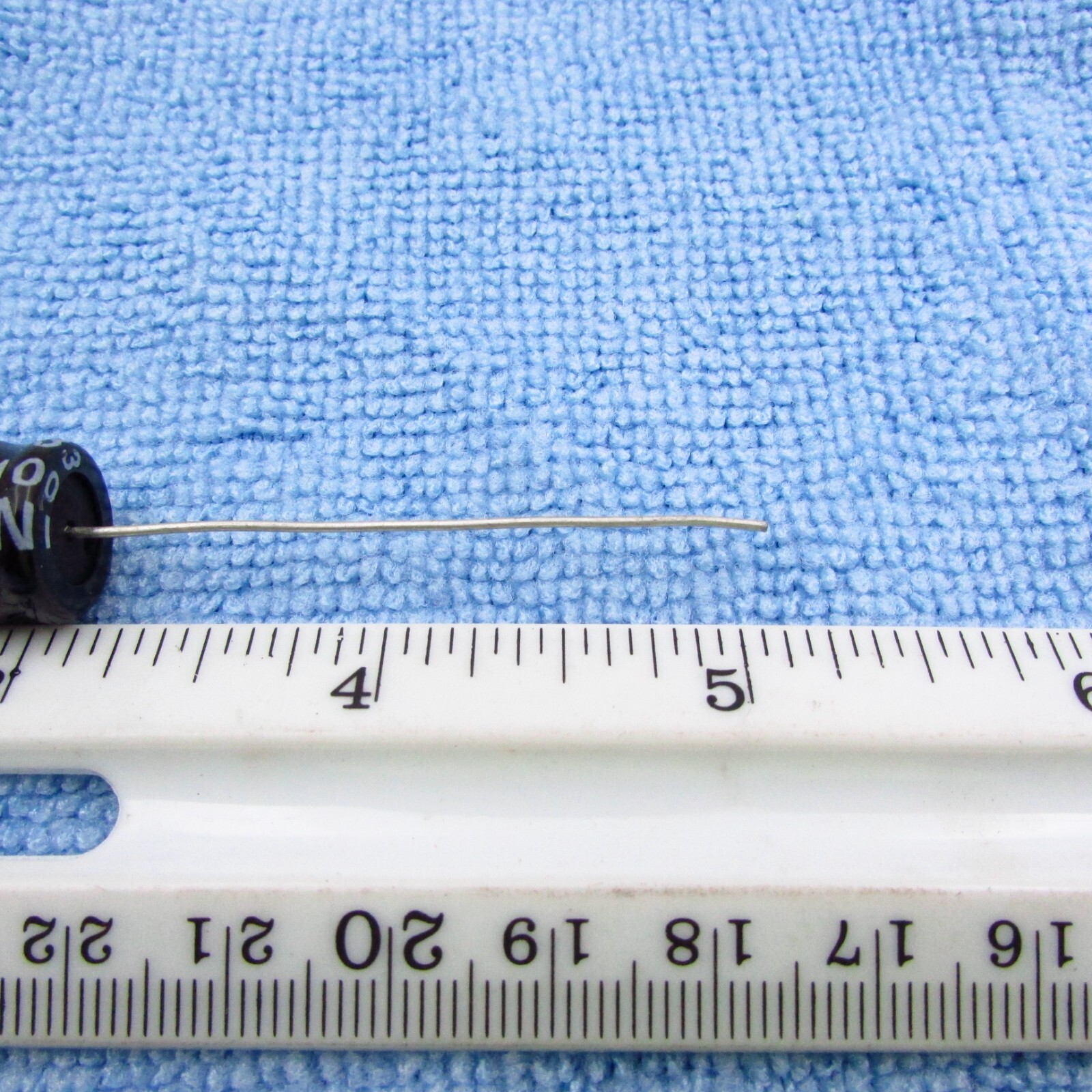 Qty 2 33uF 100V Electrolytic Non-Polarized Speaker Crossover Capacitor