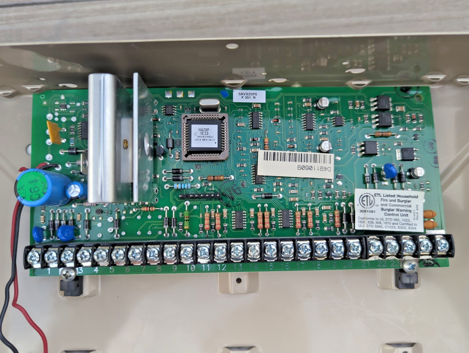 Honeywell VISTA-20P Ademco Control Panel w/ Transformer & Battery – Used