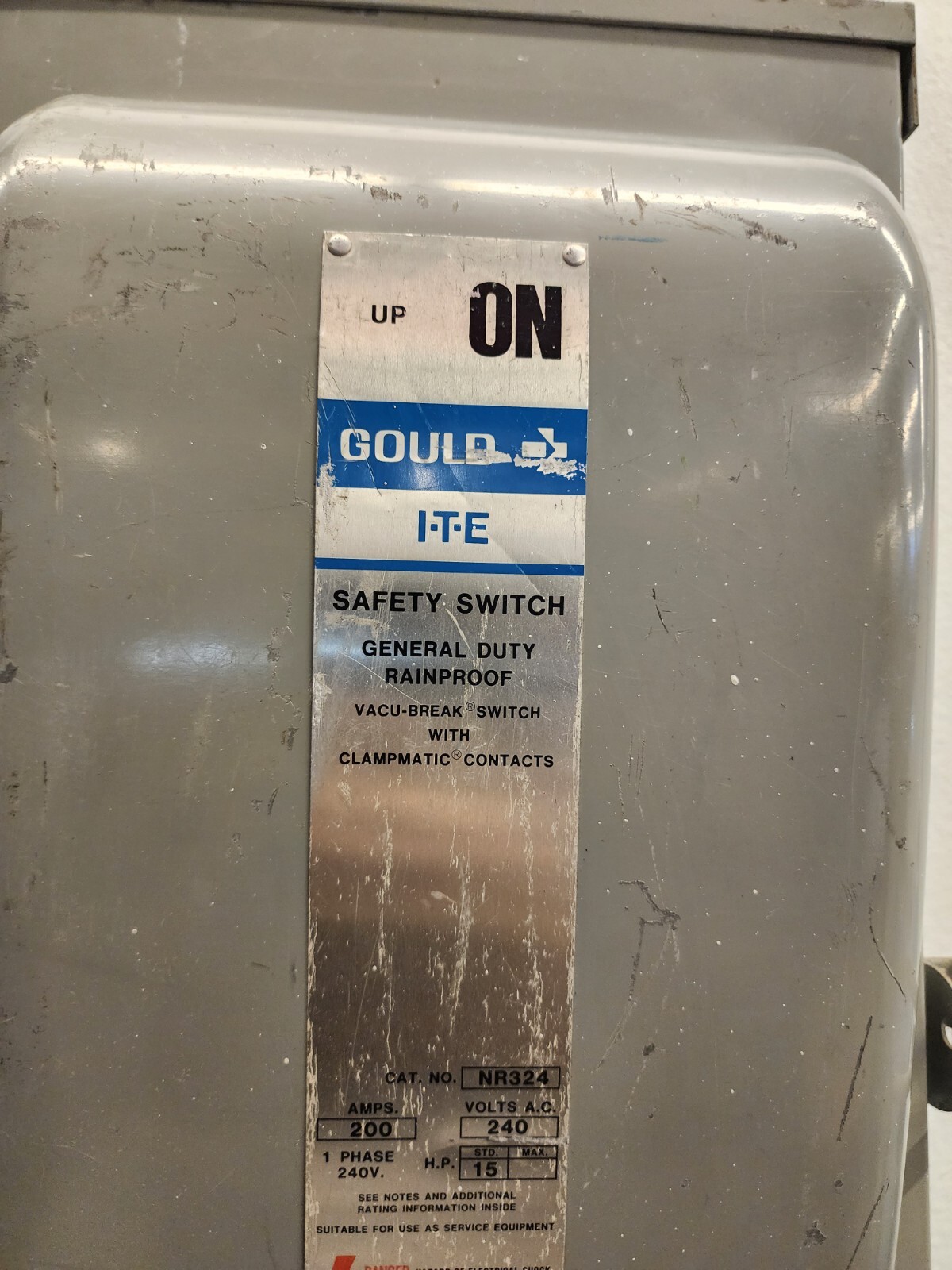 GOULD NR324 VACU-BREAK SWITCH WITH CLAMPMATIC CONTACTS 200 AMPS 1 PHASE 240 VAC