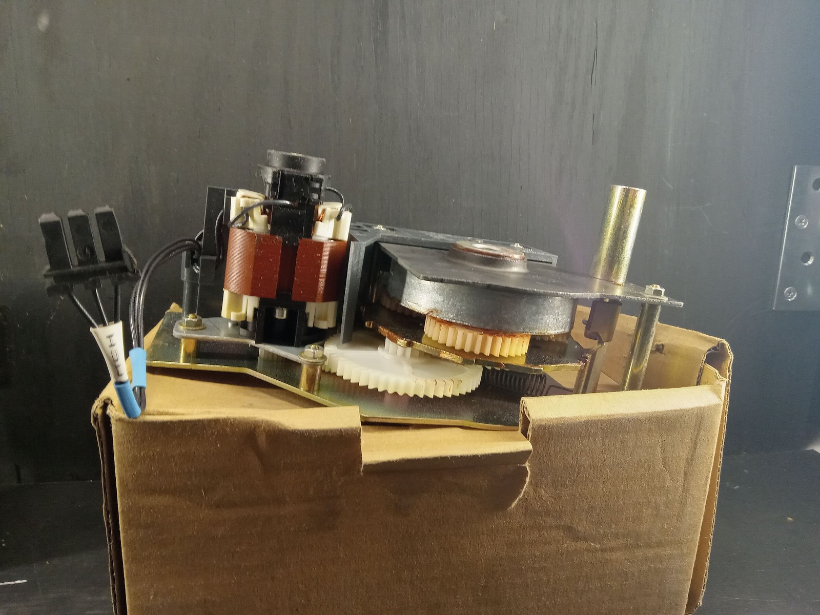 1 NEW MERLIN GERIN 47893 GEAR MOTOR NNB/NIB ***MAKE OFFER***