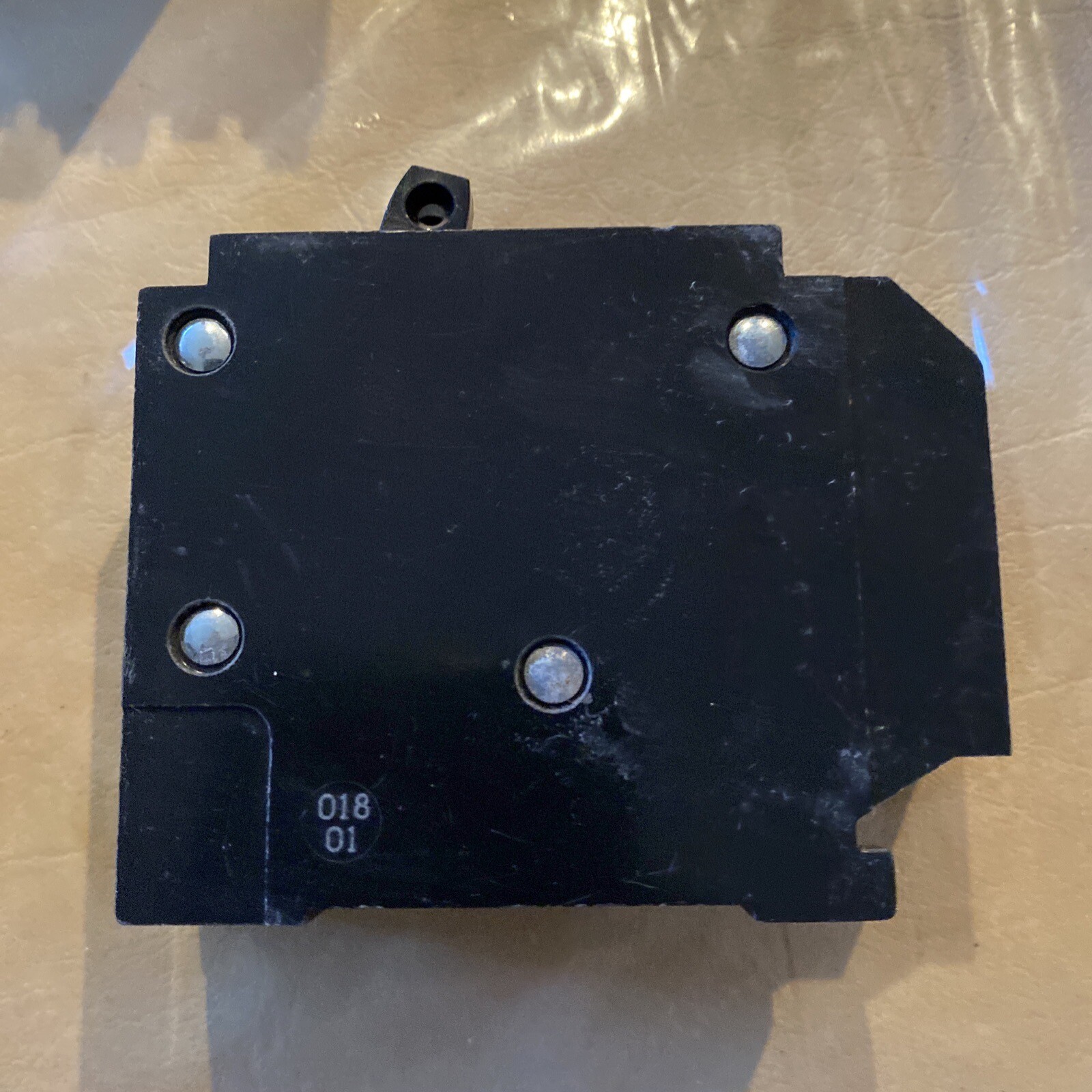 New Homeline HOMT2020 Two 1 Pole 20 Amp 120/240V Tandem Plug In Square D Breaker