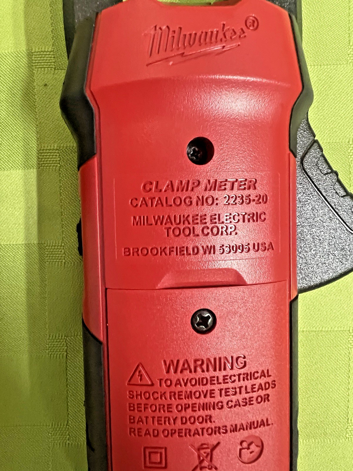 MINT Milwaukee CAT III 600V True RMS 400 Amp Clamp Meter RED Model 2235-20