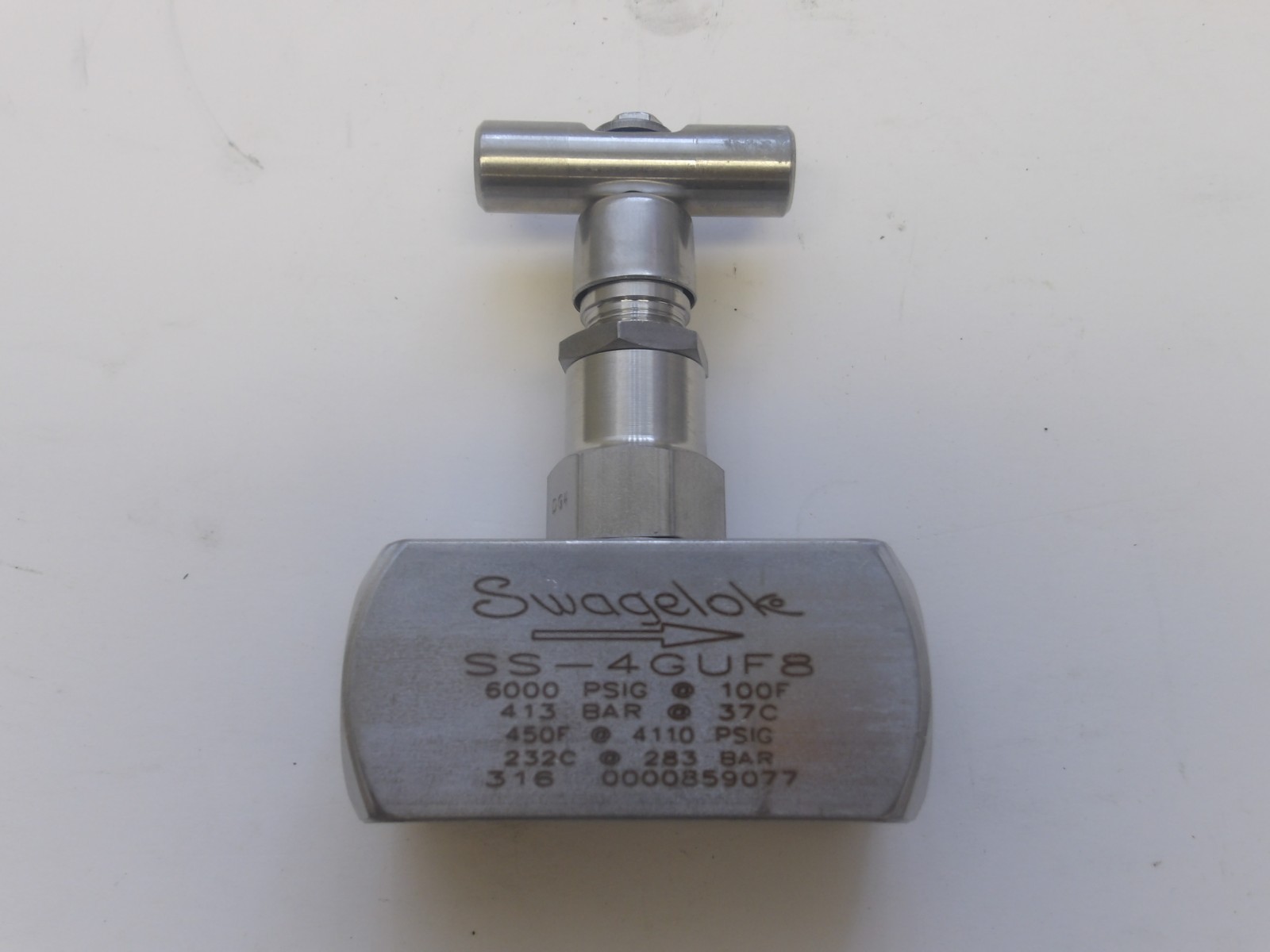 SWAGELOK P/N: SS-4GUF8 GENERAL SERVICE NEEDLE VALVE 1/2″ FNPT