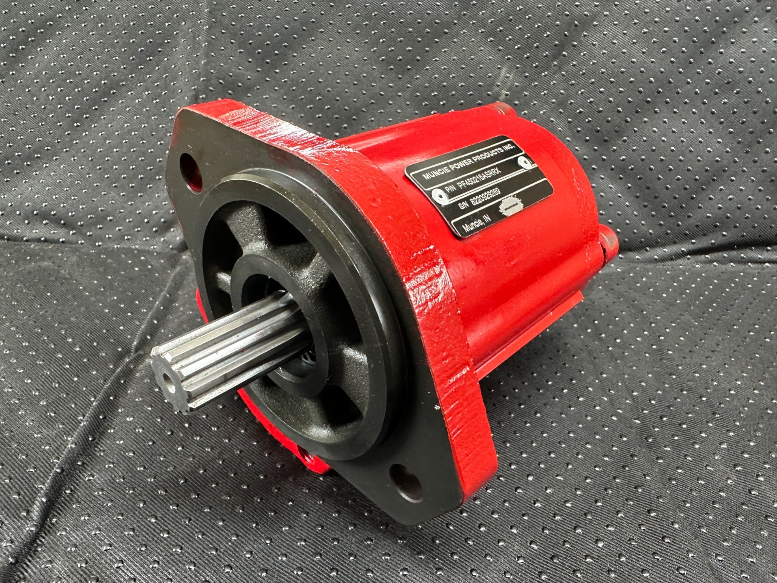 Muncie PF4-502-16ASRR – Gear Pump 11 spline – New in Box