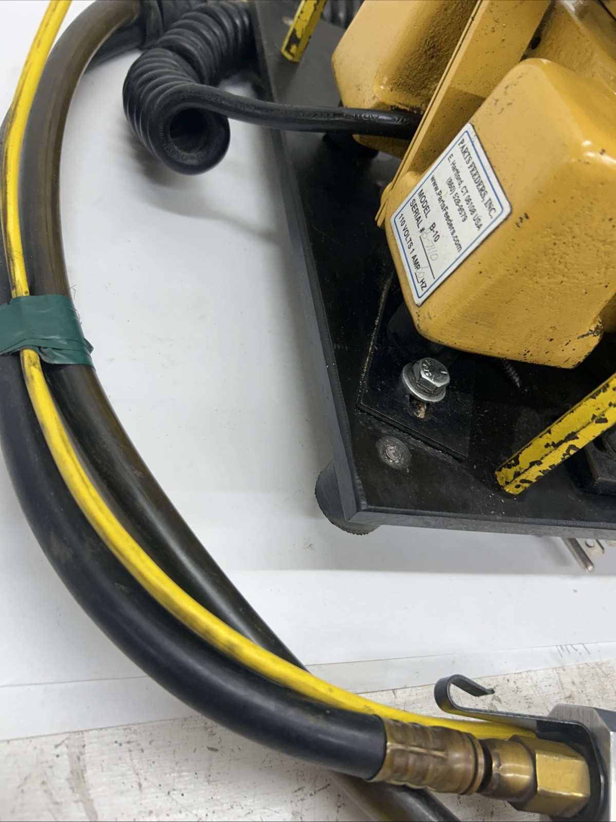 DTI 5000 Automatic Feed Screwdriver. Industrial Automatic Blow Feed Screw Gun.