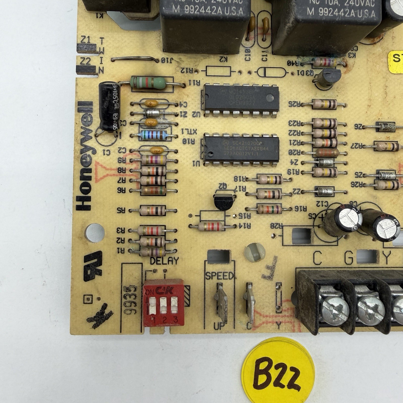 Honeywell ST9120C4057 Furnace Control Circuit Board HQ1011927HW