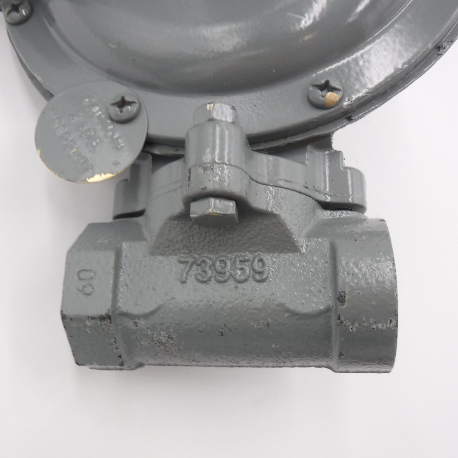 Honeywell 1813C 1-1/4″ FNPT 1/4″ Orifice SPR 42″-2.0 Gas Pressure Regulator