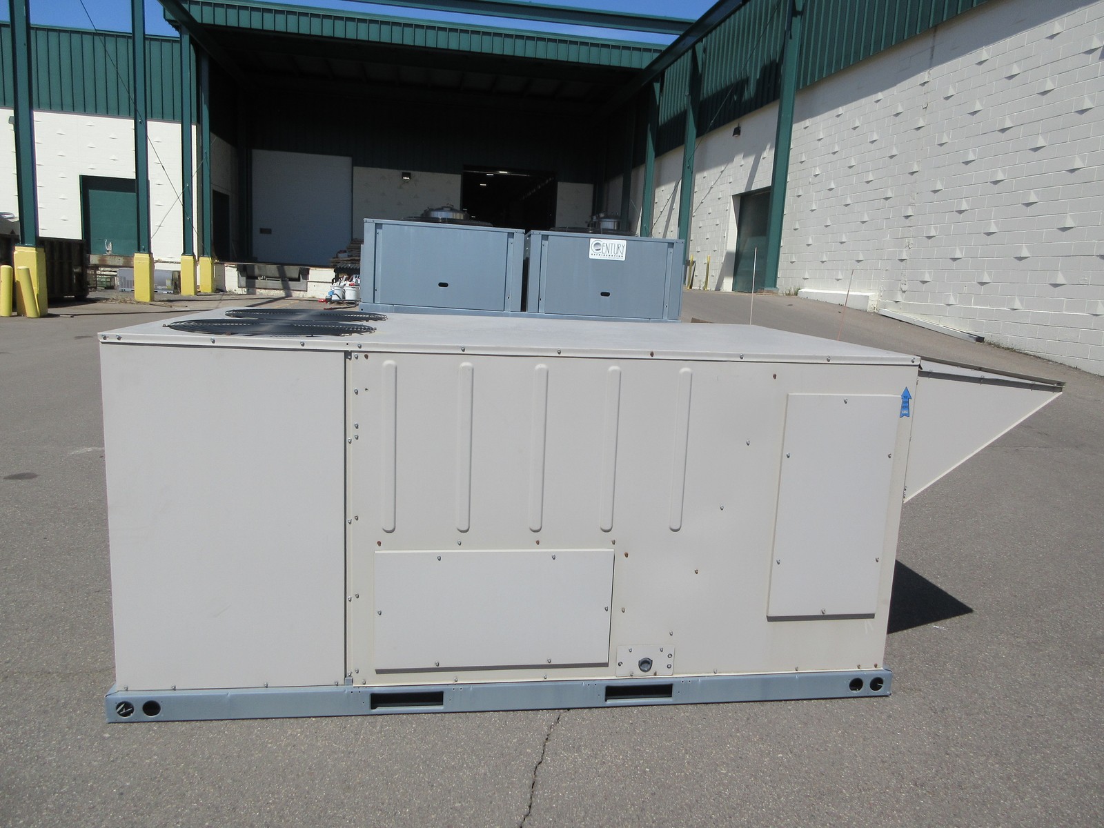 Lennox Rooftop Unit KGA092S4BM1Y 7.5-Ton 208/230V 60Hz 3Ph Medium Gas Heat Used