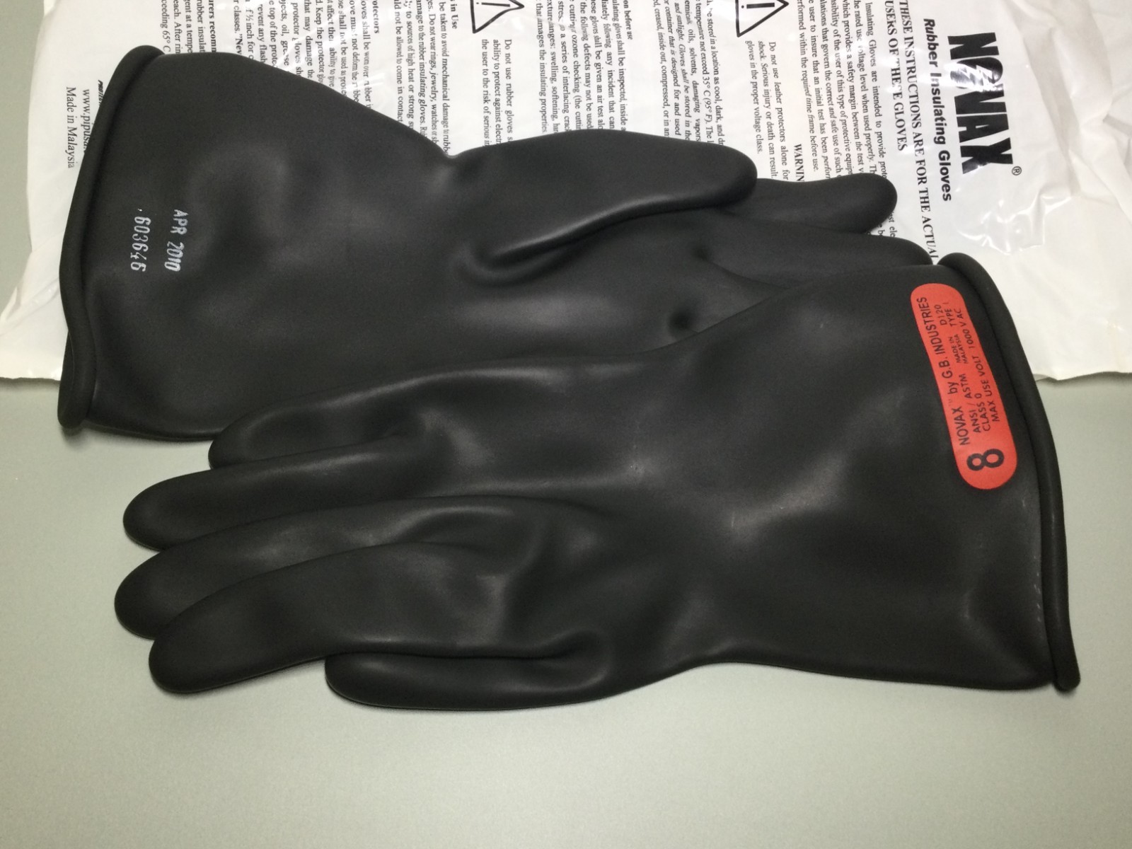 Novax D120 Size 8 Lineman Rubber Insulating Gloves Class 0 Type 1 1000V AC