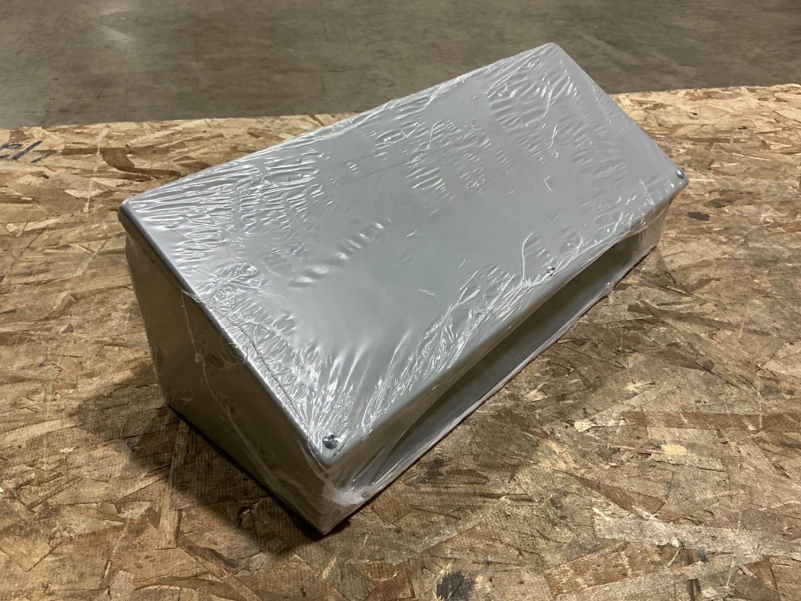 New nVent Hoffman C8C20 Consolet Enclosure Gray 8″x20″x7.09″ 59510