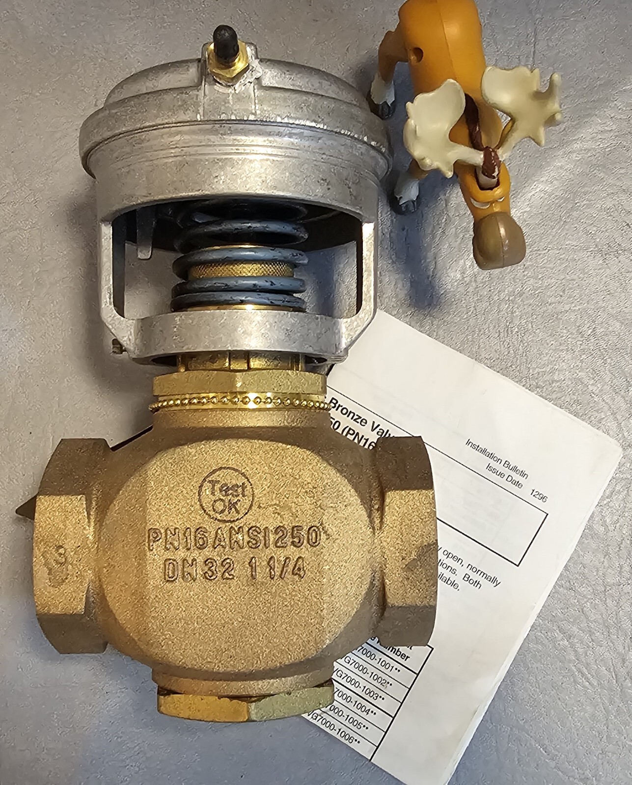 Johnson Controls V-3000-8001 PNEU valve actuator
