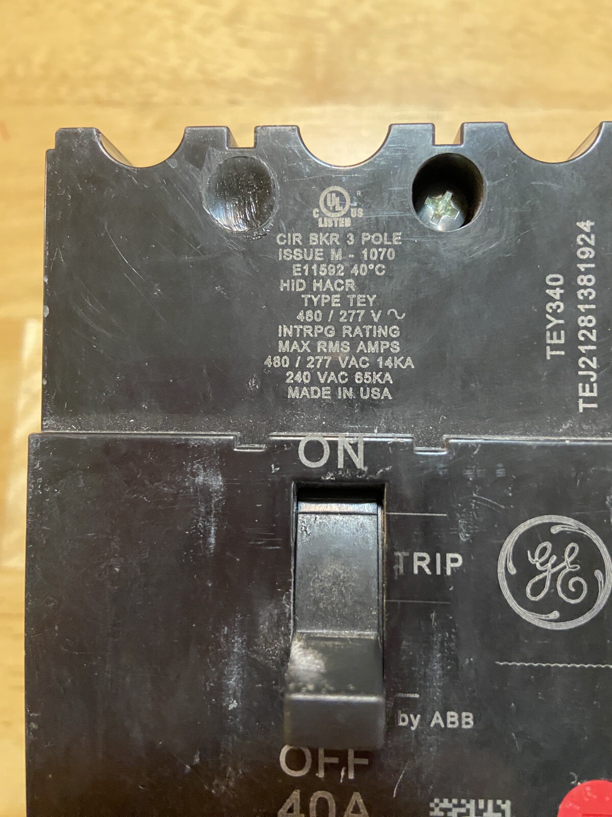 GE TEY340 TEY M02 340 3 Pole 40A 277/480 TEY Bolt On Circuit Breaker