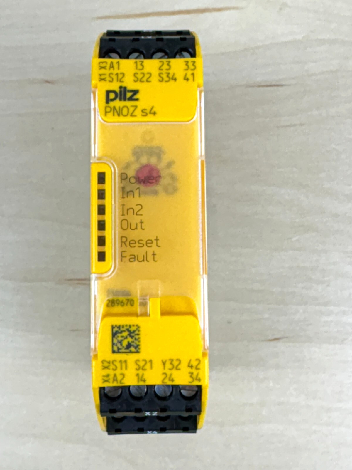 Pilz PNOZ S4 24VDC Safety Relay , 3 n/o, 1 n/c, 750104