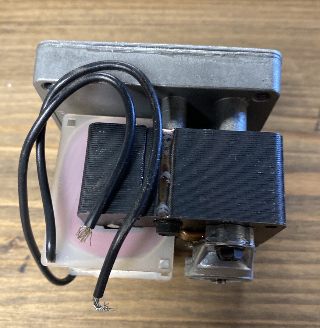 Von Weise Model 32/10 AC Gearmotor, 35 In-Lb Max. Torque, 7.0 RPM “NOS”
