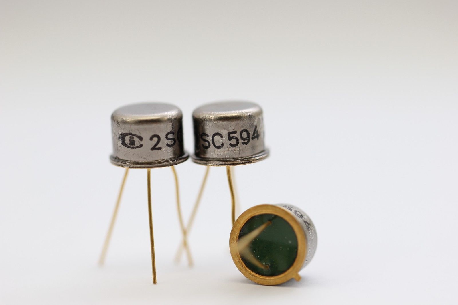 2SC594 GOLD INTEL TRANSISTOR NOS( New Old Stock ) 1PC. C405U20F100614