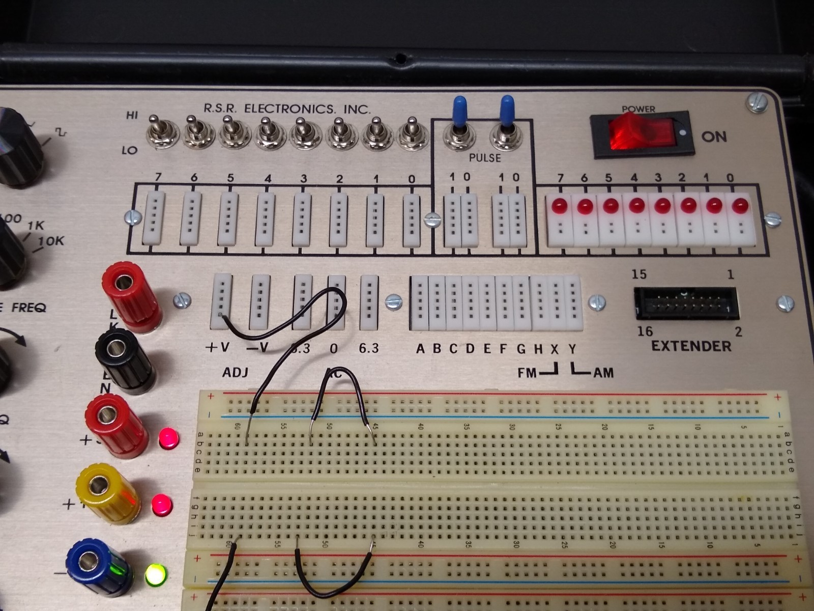 RSR Electronics PAD-234A Electronix Express Assembled Digital/Analog Trainer