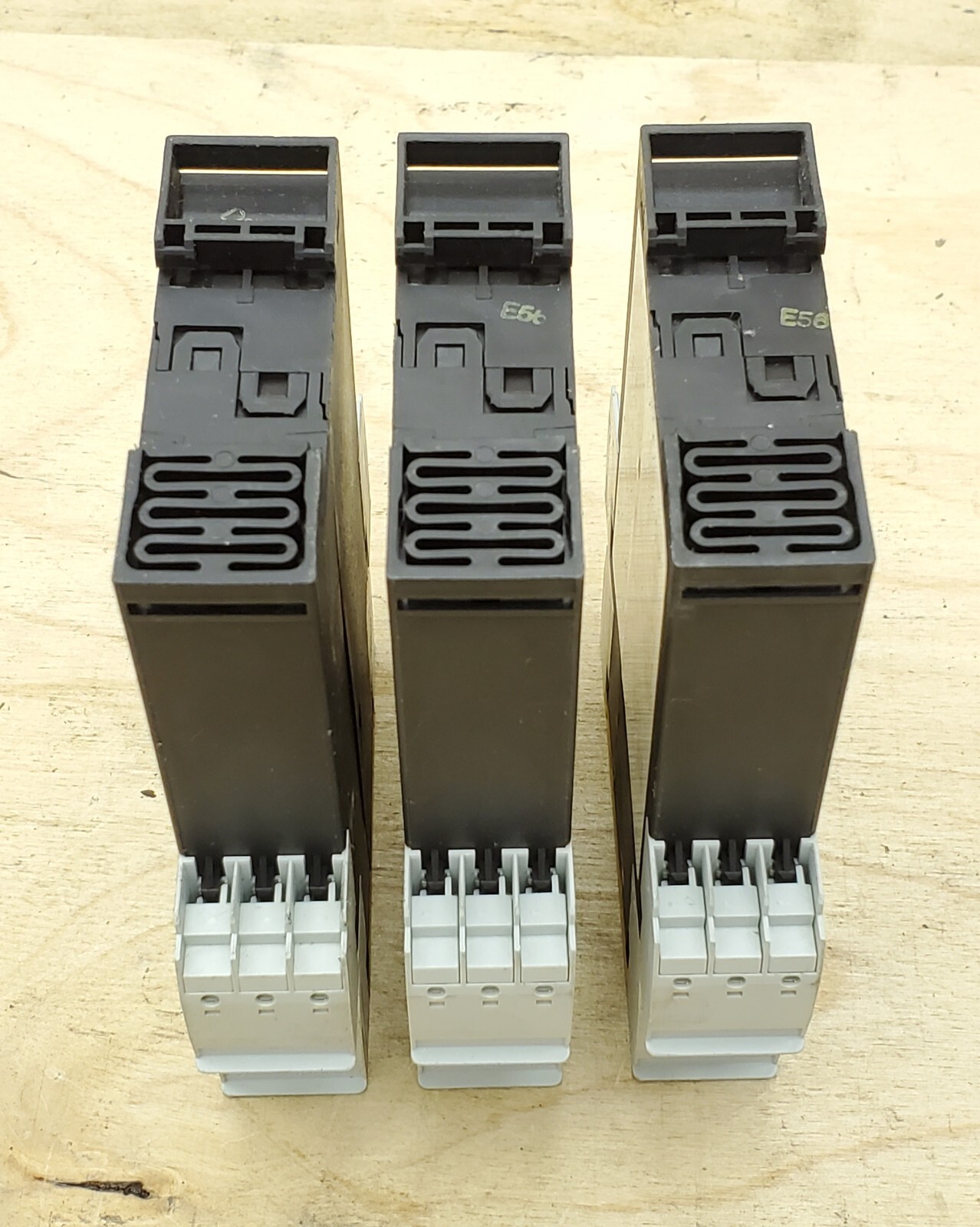 Qty 1 – Siemens 3TK2821-2CB30 24V AC or DC Safety Relay – Tested👍💯