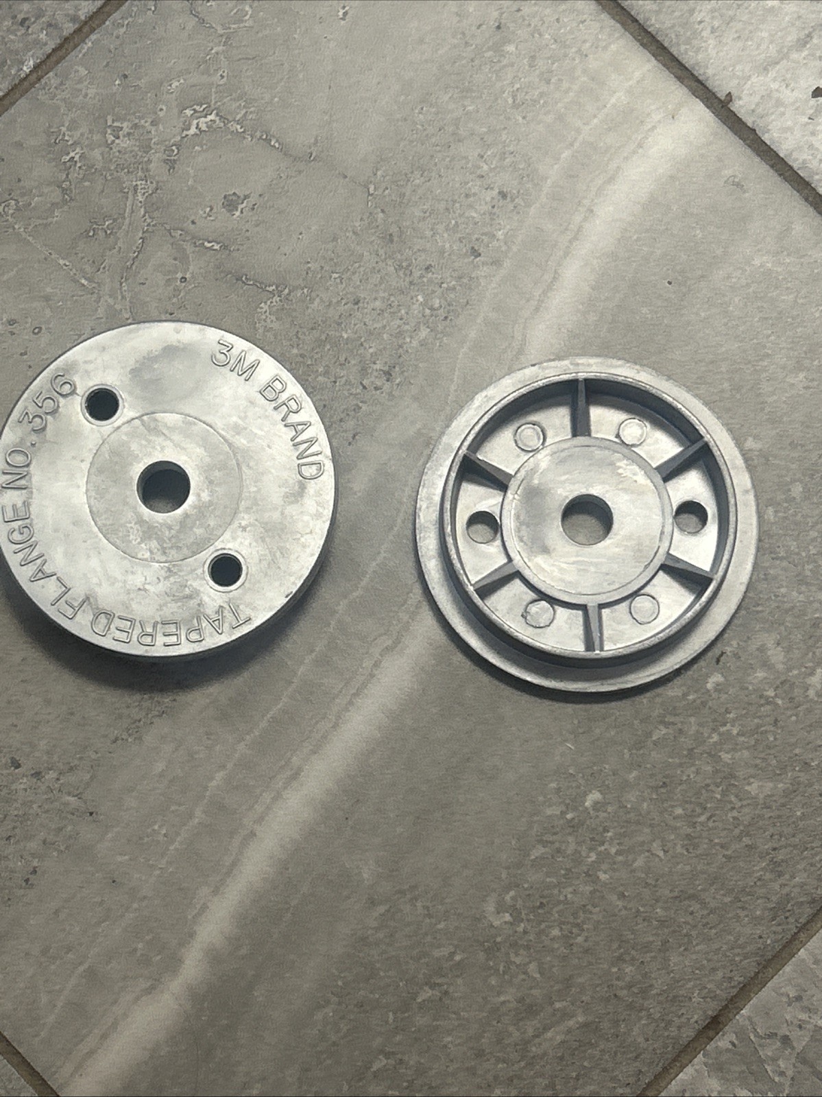 3M Deburring Wheel Flange 3896 3″ Diam x 1/2″ Hole Deburring Wheels (pair)