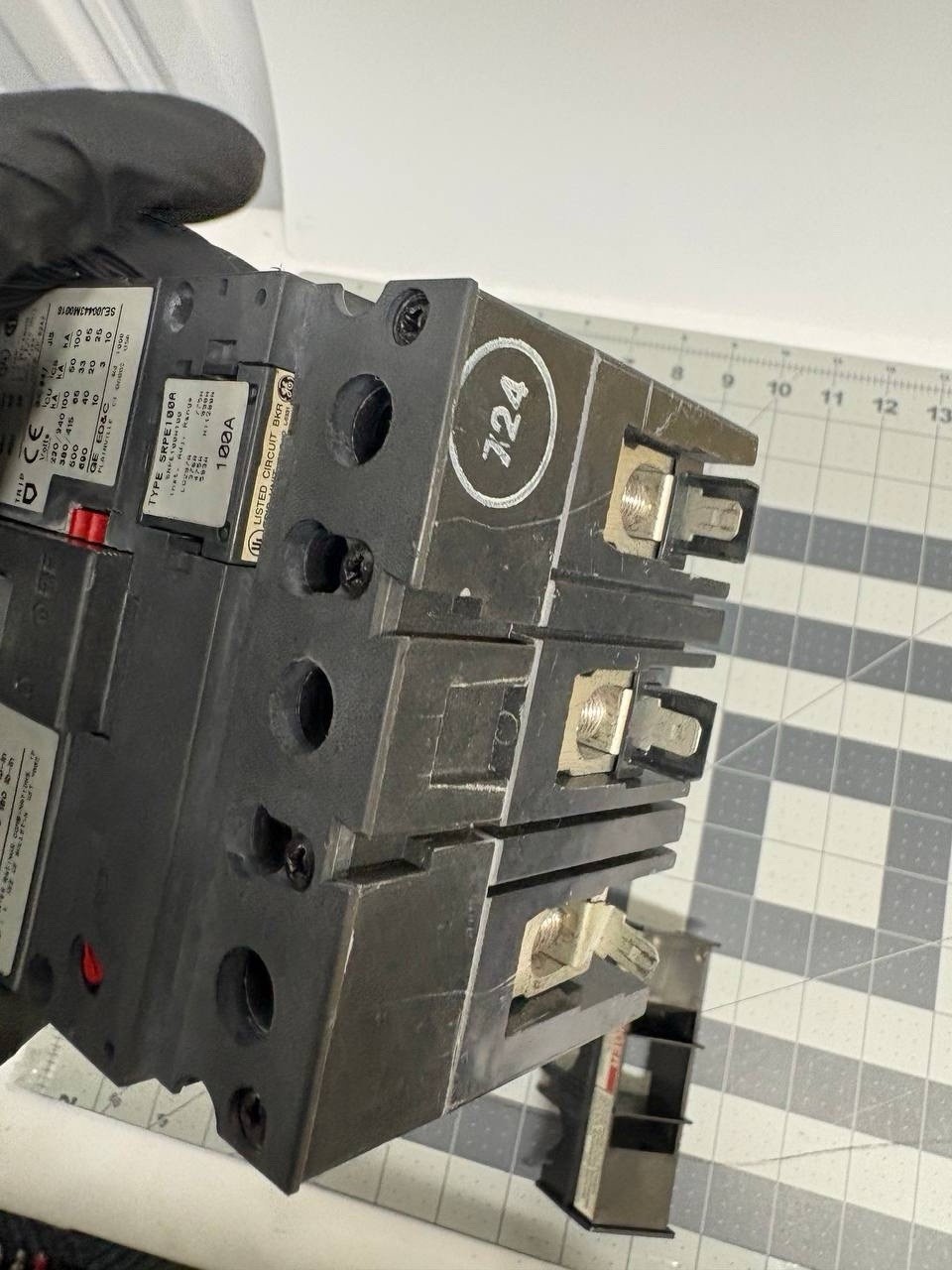GE SELA36AT0100 Spectra RMS 100A 600V 3 Pole Breaker W/ SRPE100A Plug & Alarm