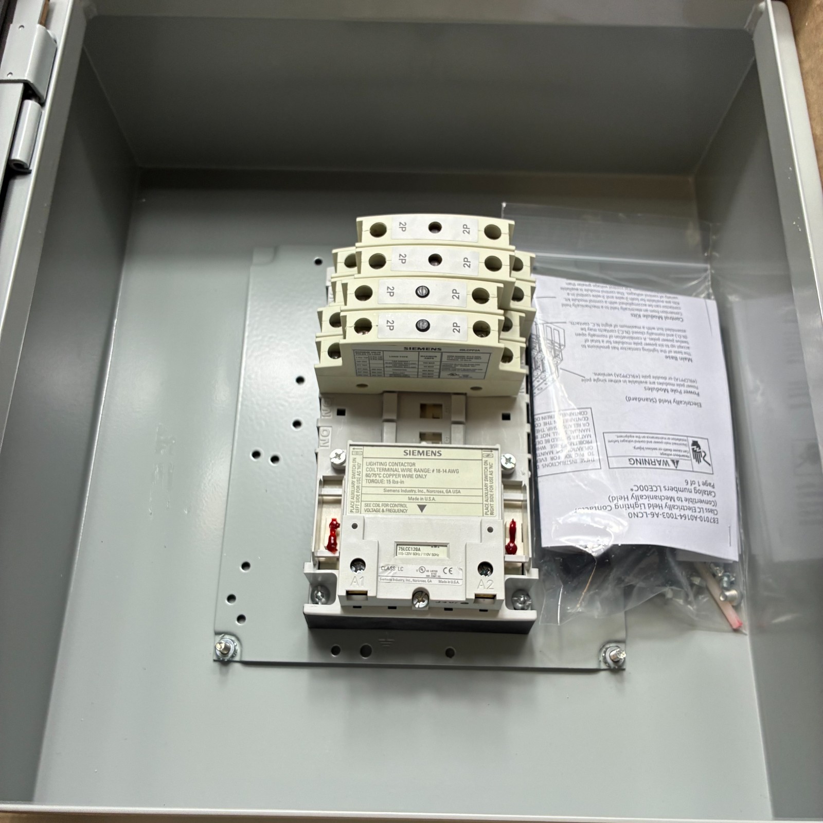 SIEMENS LCE02C404120A Convertible Lighting Contactor 4NO/4NC 30A 120VAC