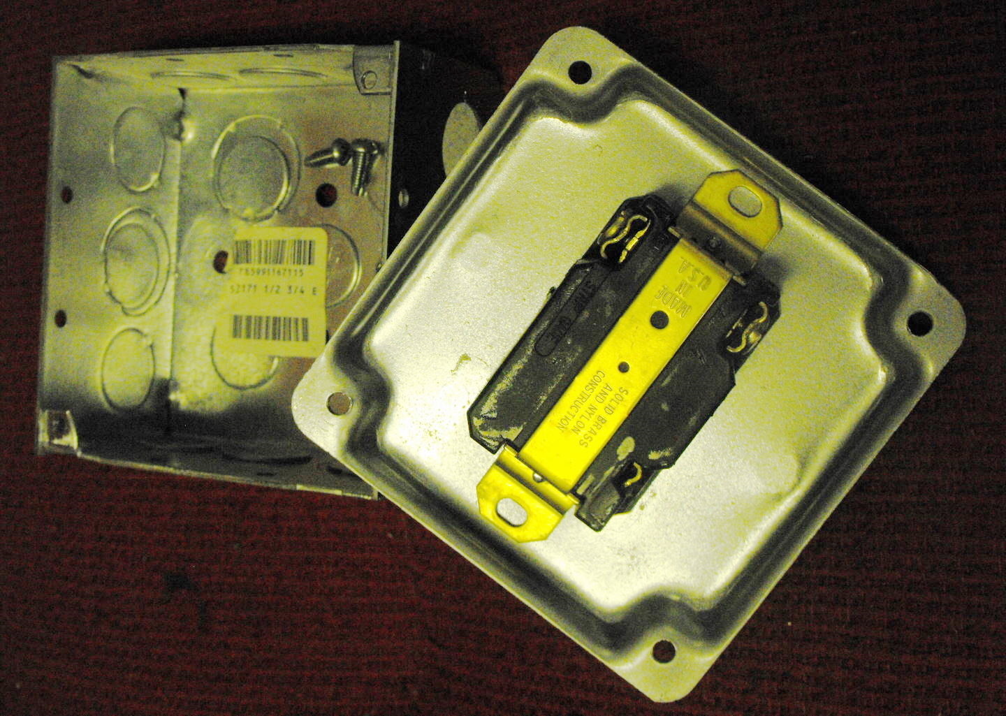 Pass & Seymour – NEMA L5-30-R, 30A@125VAC Receptacle mounted in a 2-Gang Box