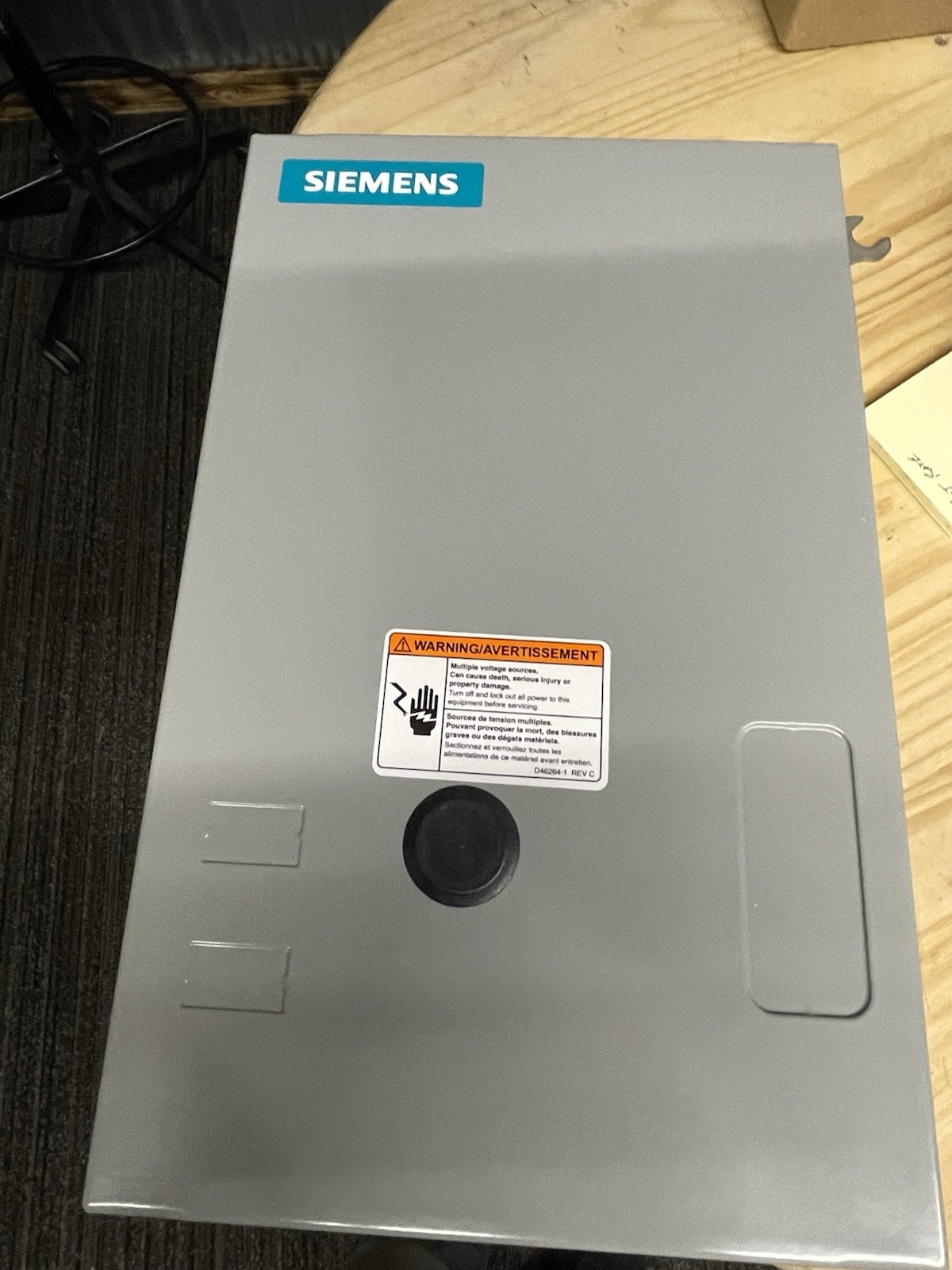 Siemens LCE01C200277A Convertible Lighting Contactor 2-NC 30A 277V Stand Alone