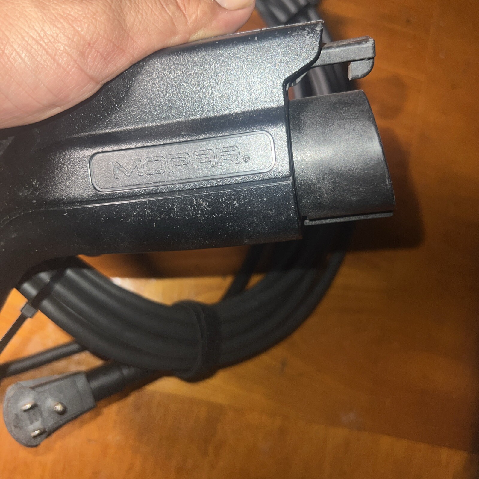 Jeep Aptiv type 6 EV charger – model cc-c-l2-13-300-f1