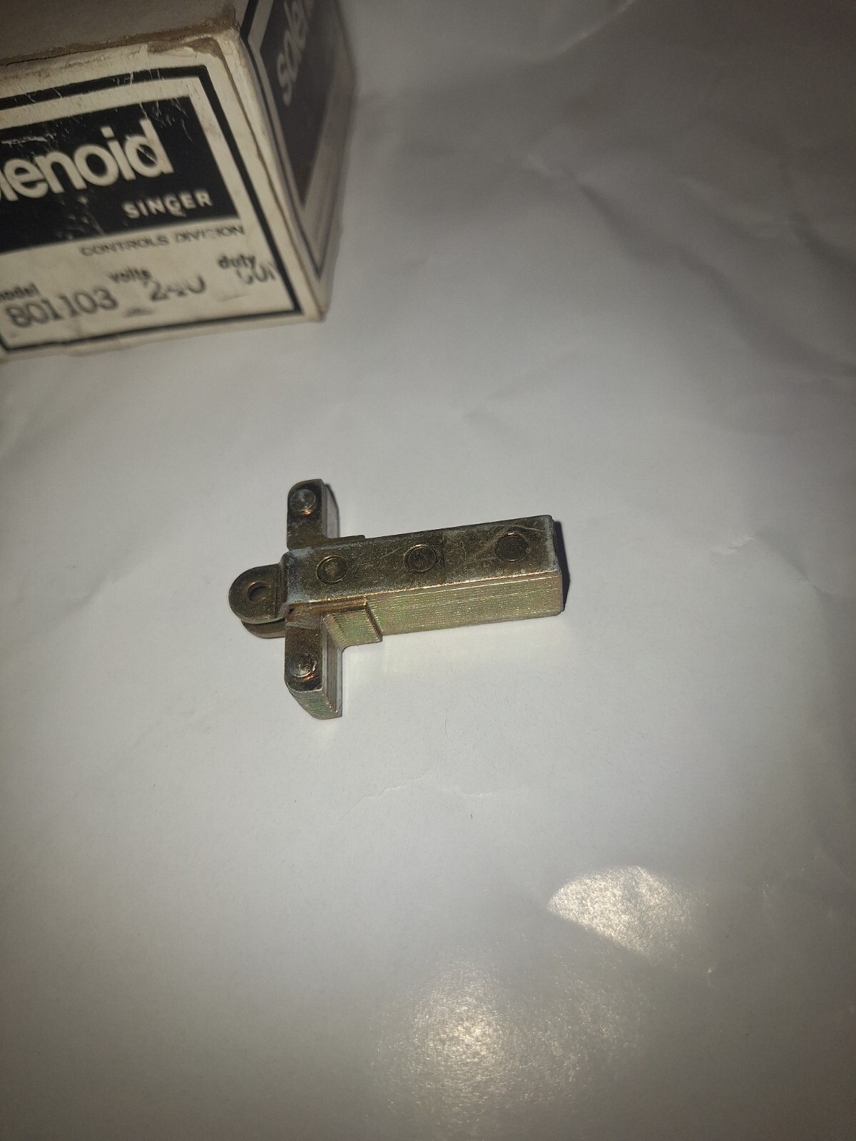 NEW GENUINE SINGER CONTROLS 801103 SOLENOID 240V, 801-103 NOS