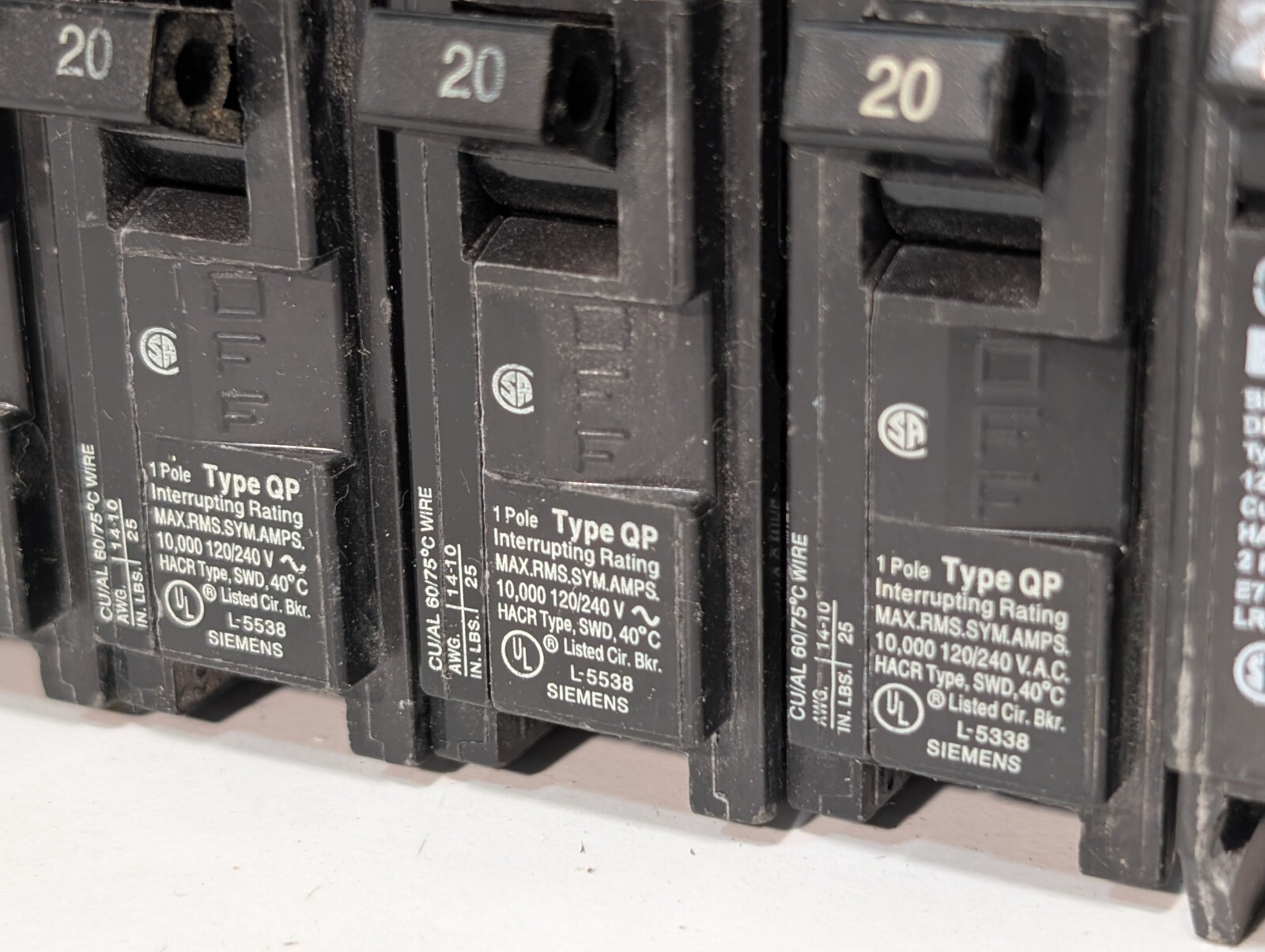 Lot of 9 Single Pole Circuit Breakers, (8) 20A, (1) 30A, Siemens, GE, Eaton