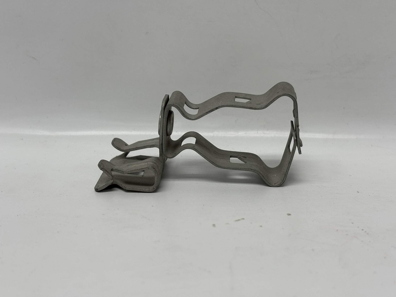 100 Pk Caddy 812M24SM Metal Support Component for Installations