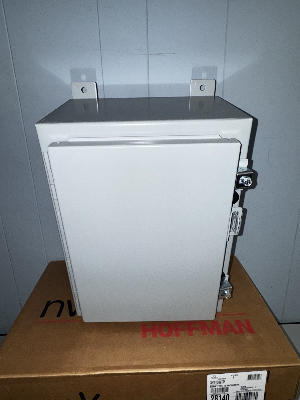 Hoffman NEMA TYPE 12 ENCLOSURE 16.00 X 12.00 X 8.00 A161208LP – NEW