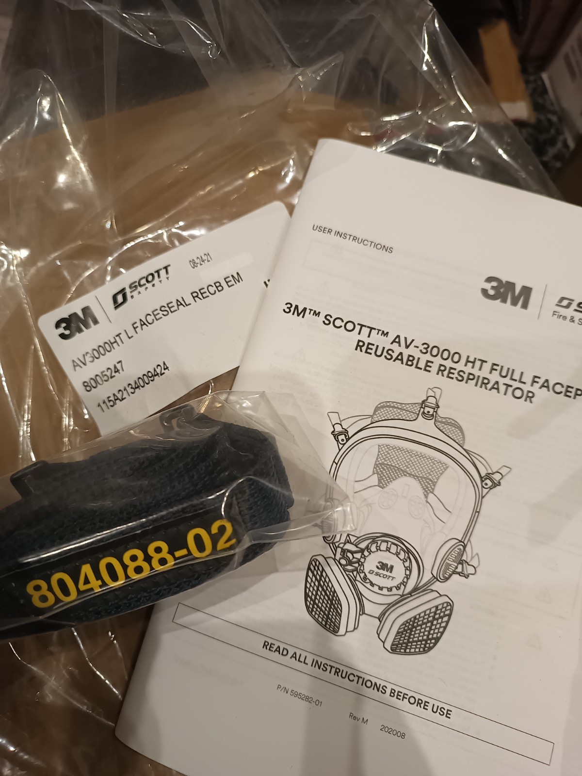 Scott Fire, CBRN & Safety AV3000 HT RECB Size Large Positive Pressure Face mask