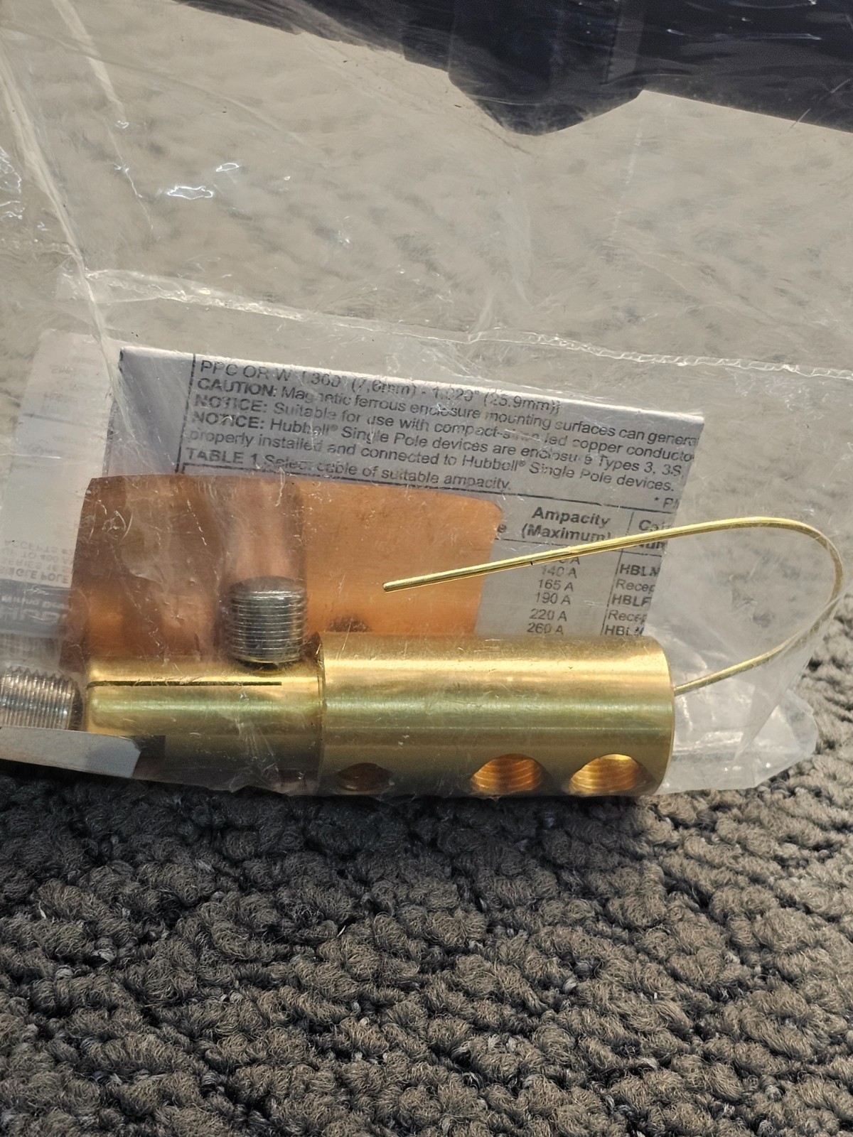 Hubbell HBL400MBK: Single Pole Male Plug 600V AC/DC 400 Amp