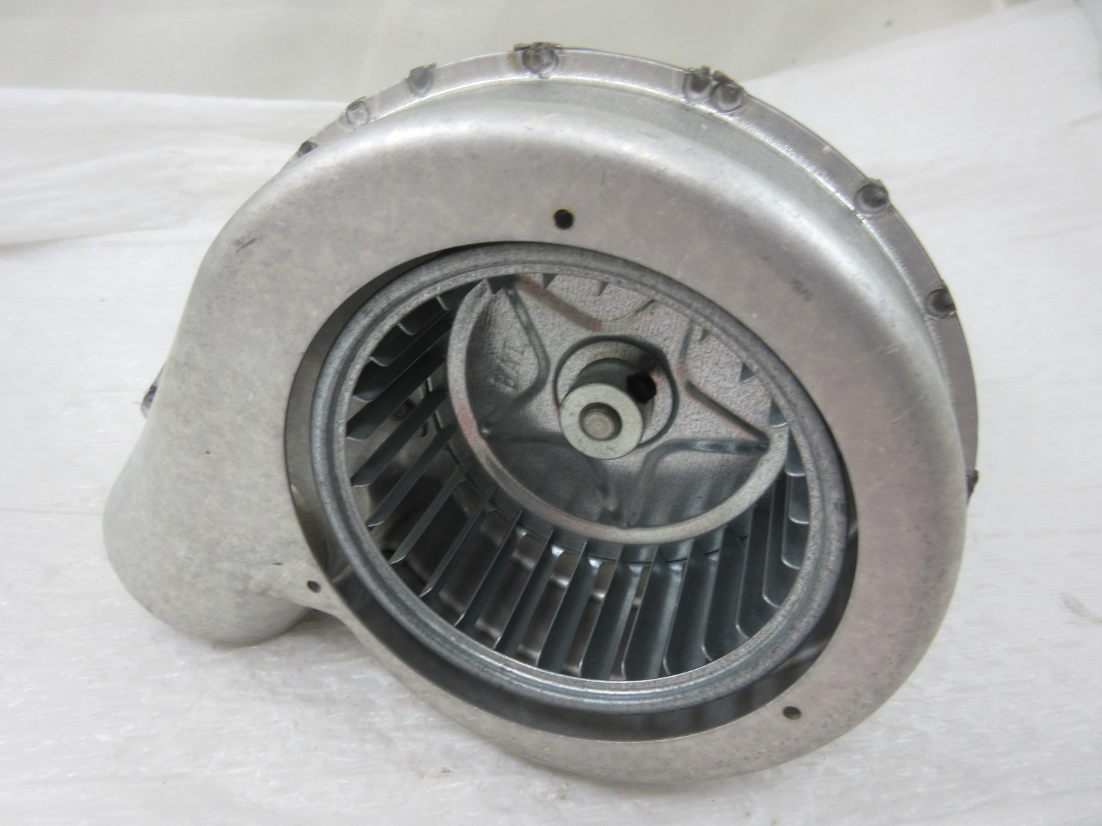 LENNOX 11K95 88J3901 FASCO 7021-9262 INDUCER BLOWER W/ PRES. SWITCH 71J3301