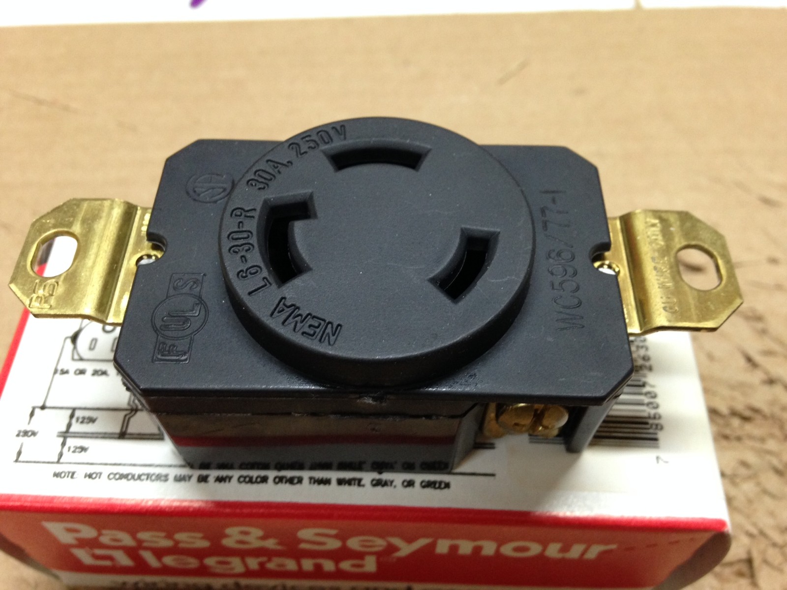Pass & Seymour locking receptacle L6-30R MADE IN U.S.A. 30 amp 250V twist lock