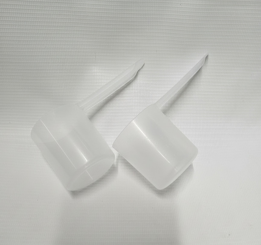 2 New Clear Plastic Measuring Scoop 75 CC – 75ml free shipping