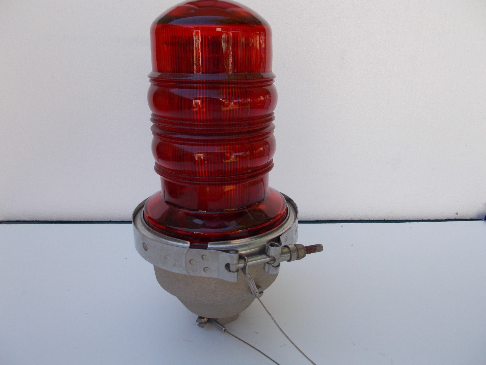 Dialight Obstruction L-810 Light (860-1R03-001) 12-24 VDC USA (E-2)